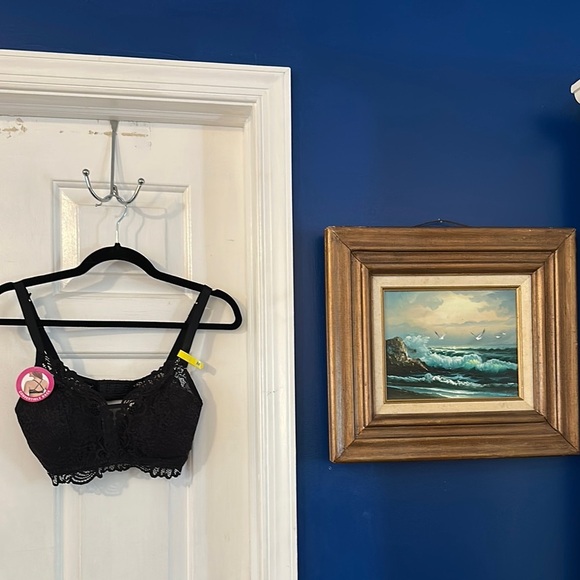 NWT Women’s Hanes Black Lace Convertible Back Bra Top Size Medium - Picture 1 of 7